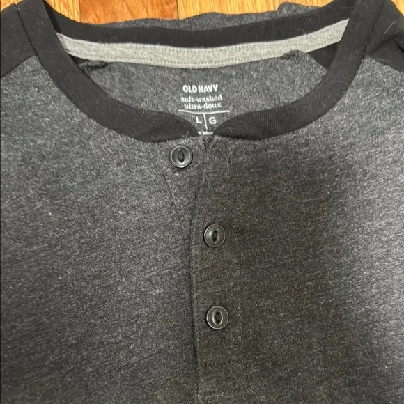 Assorted Men's T-Shirts - Black, Gray, Red Stripes - Picture 4 of 6